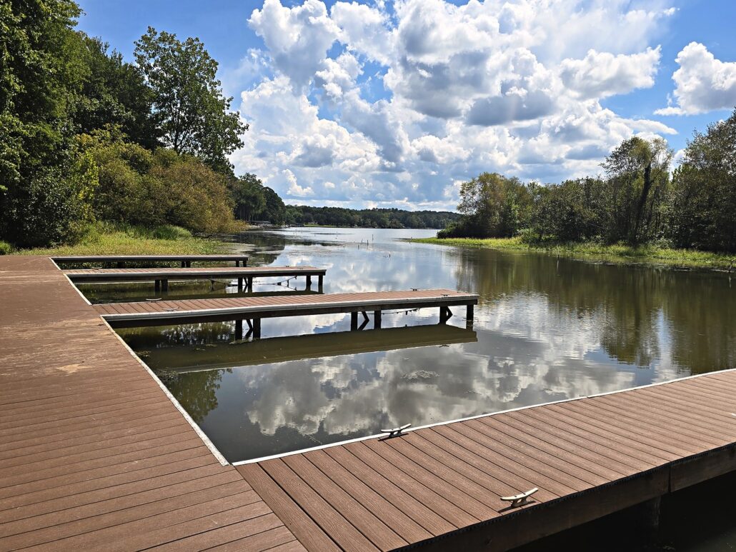 Carriage Cove community docks on a quiet cove of Lake Oconee, where boat slips are shared among owners