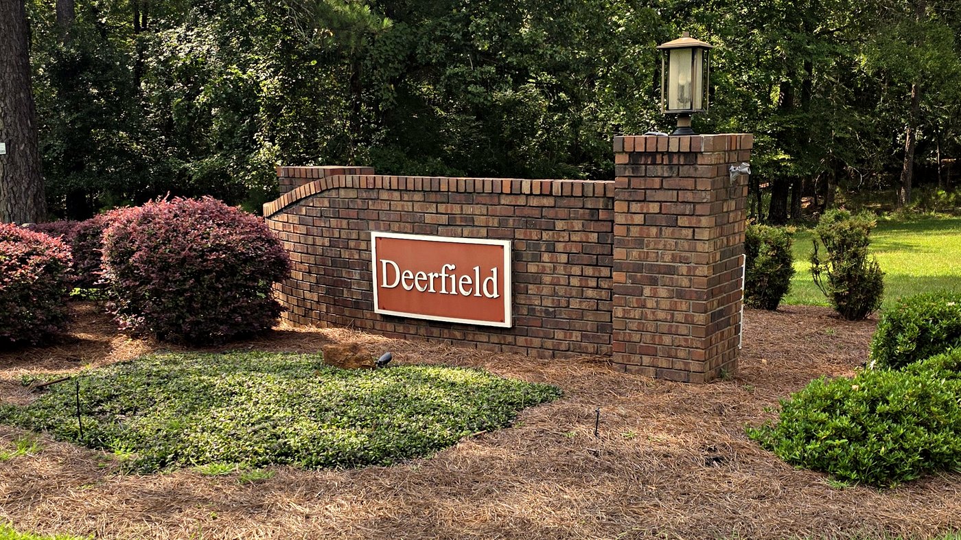 Deerfield subdivision brick entrance sign on the Richland side of Lake Oconee in Greene County, Georgia