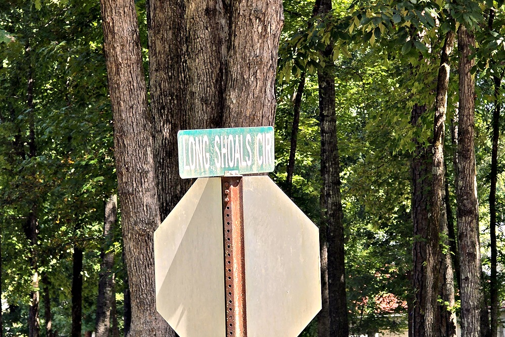 Long Shoals Circle street sign, one of the interior streets in Long Shoals Landing at Lake Oconee