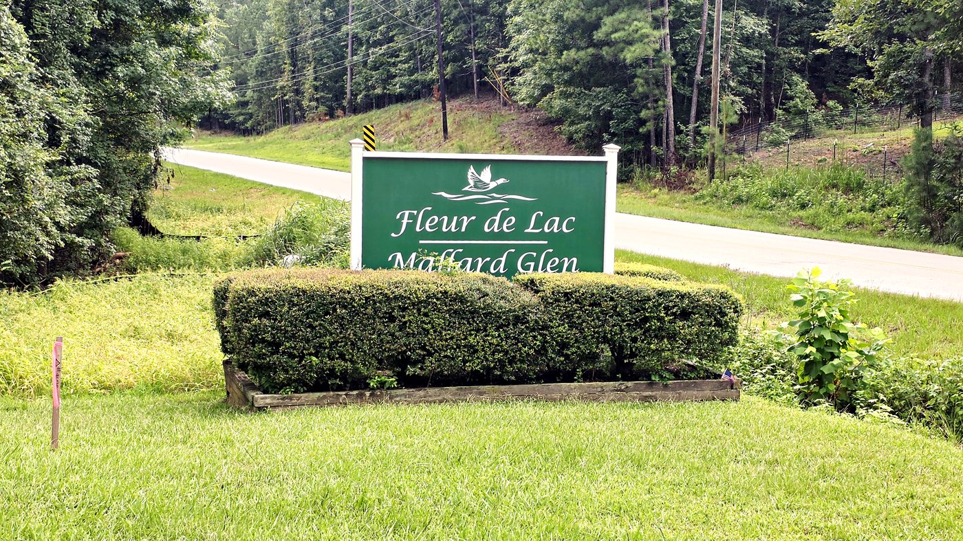 Fleur de Lac and Mallard Glen entrance sign on the Richland side of Lake Oconee in Greene County, Georgia