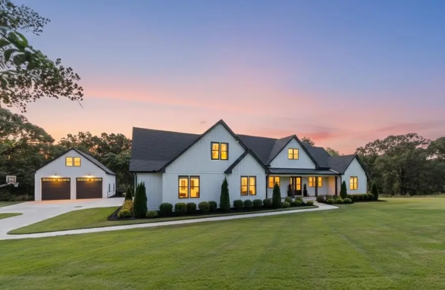 Lake Oconee home in Sunset Bluff sold by Margie Sorrell