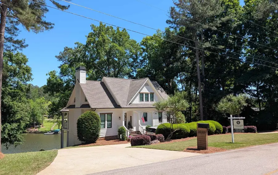 Lake Oconee home in Parks Mill Crossing sold by Margie Sorrell