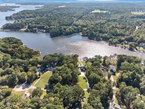 Photo 4 of 266 Loch Way #5, Loch Haven, Lake Oconee