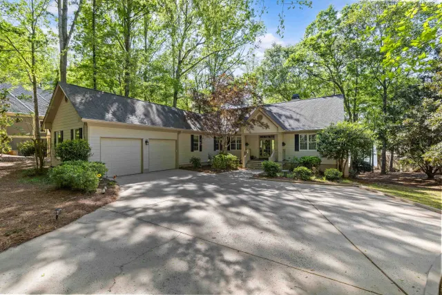 Listing photo of 129 Barrington Hall Drive, Eatonton, GA 31024