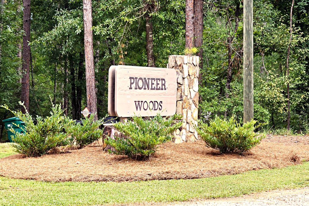 Pioneer Woods neighborhood entrance sign at Lake Oconee, White Plains side, Greene County Georgia