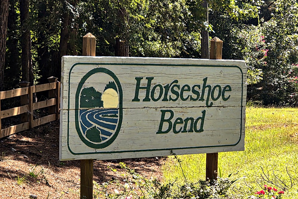 Horseshoe Bend subdivision sign on East Riverbend Drive on Lake Oconee